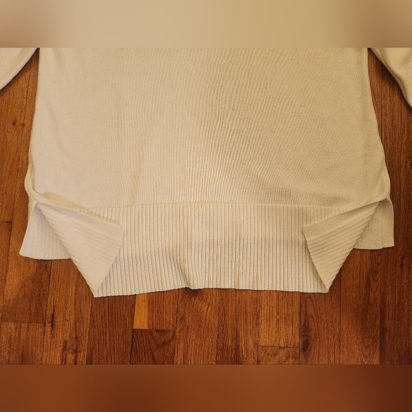 Cable & Gauge White Cowl Neck Sweater With Cheetah Print Buttons Size L EUC - Picture 16 of 16